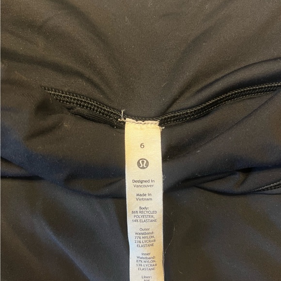 Lululemon High Rise Speed Up shorts. 4” inseam. - Picture 3 of 3